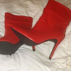 NWB Steve Madden Jobie Booties